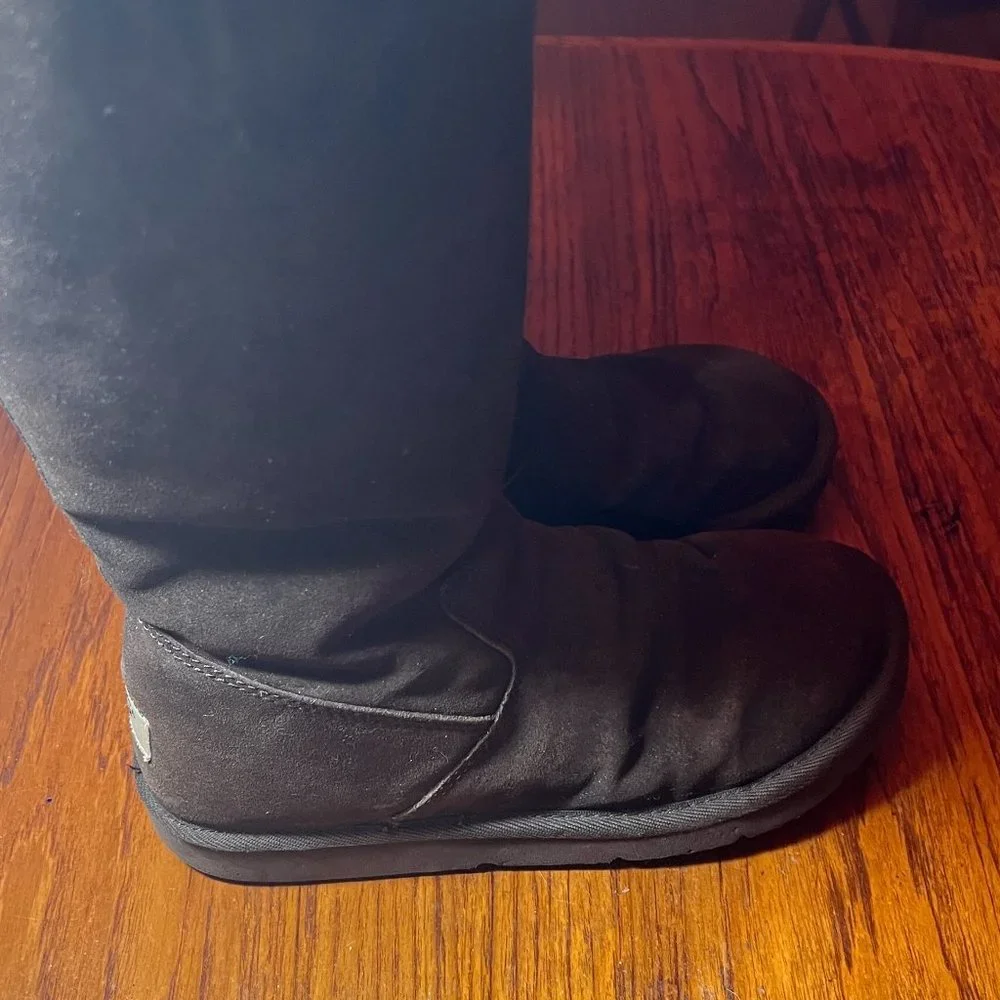 Ugg tall winter boots size 7 brown